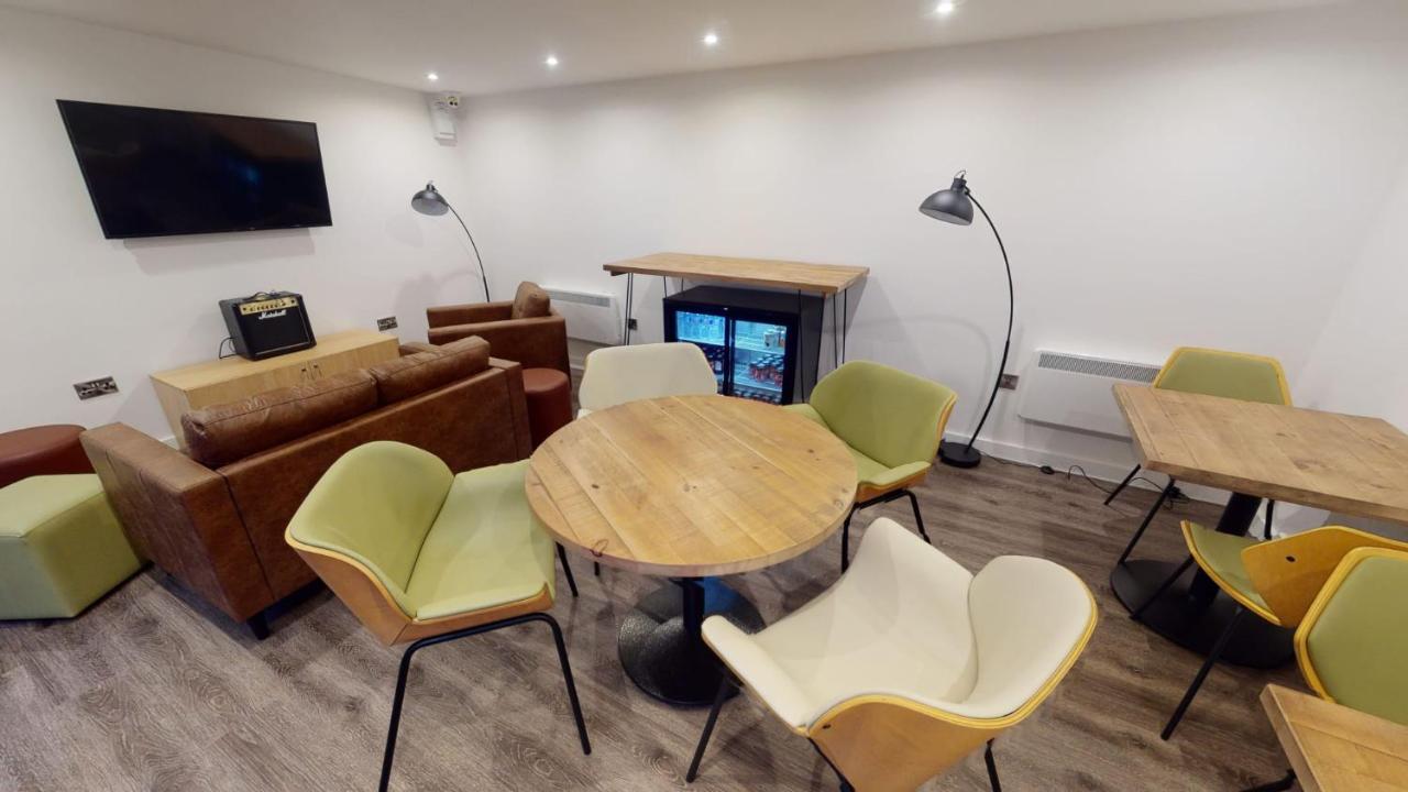 Iq Great Newton House In Ливърпул Екстериор снимка