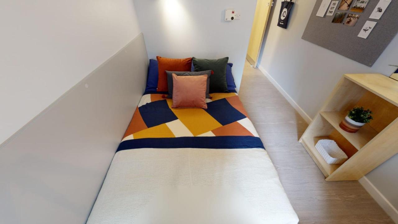 Iq Great Newton House In Ливърпул Екстериор снимка