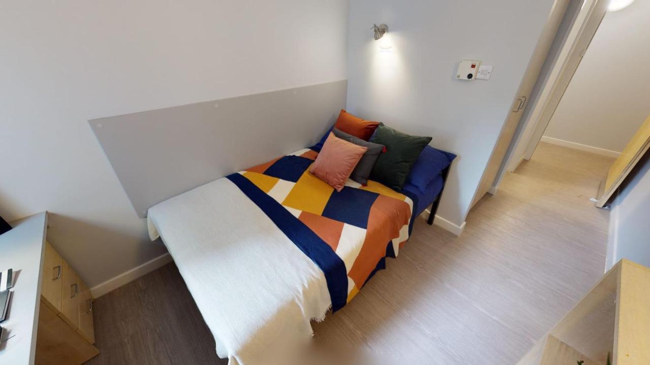 Iq Great Newton House In Ливърпул Екстериор снимка